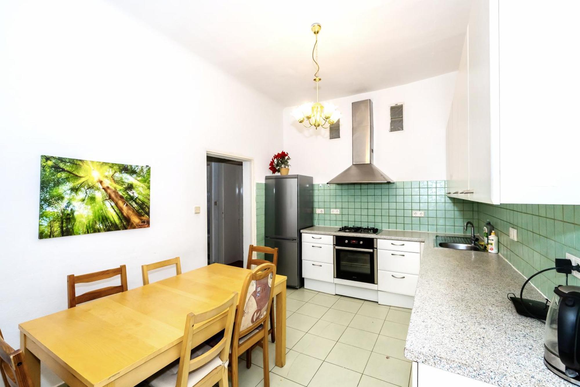 Aparthotel Family - 7 Minutes To Schoenbrunn Palace Wien